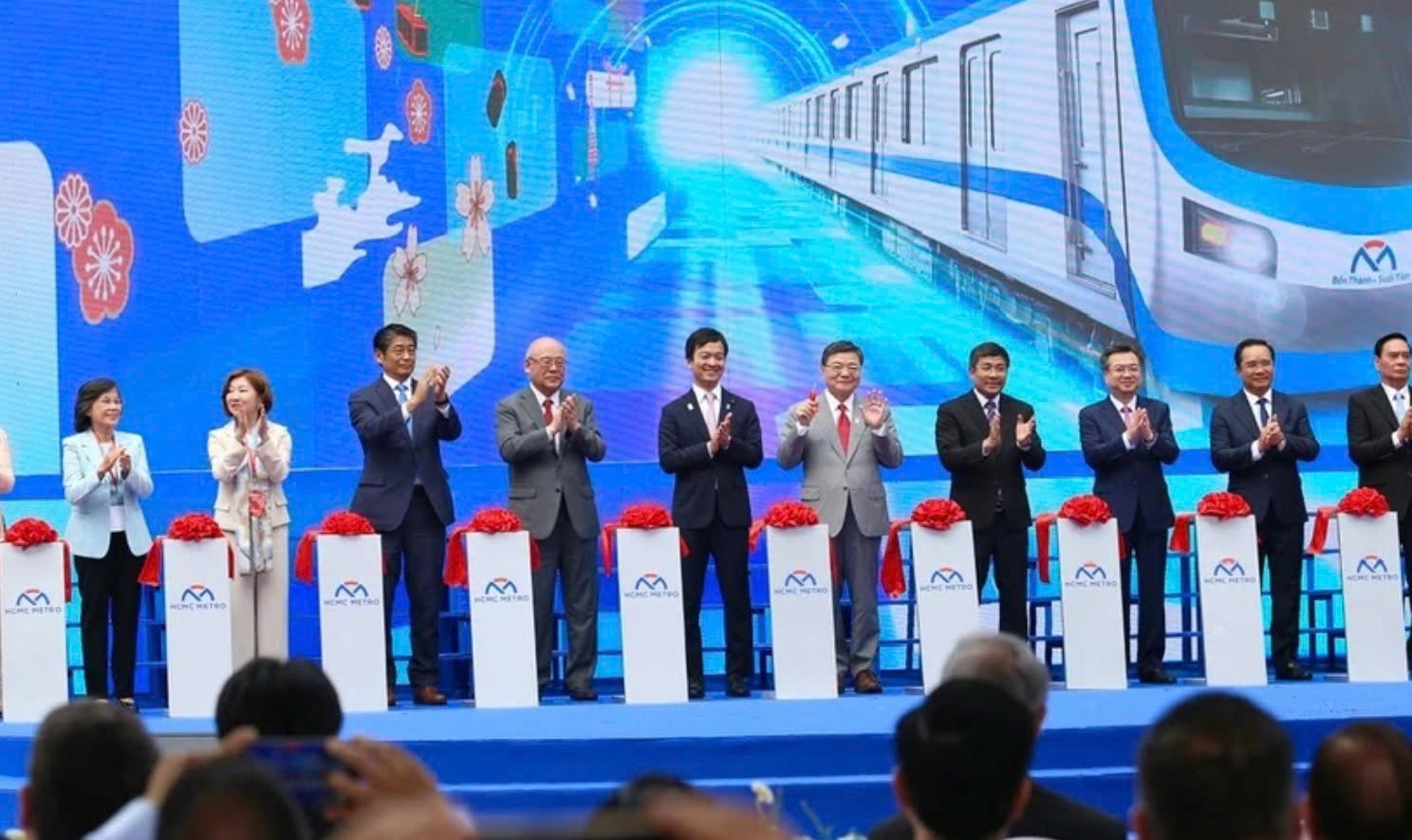 vinama-tiep-tuc-gop-mat-tai-le-khanh-thanh-tuyen-metro-so-1-ben-thanh-suoi-tien-1783584813.jpg