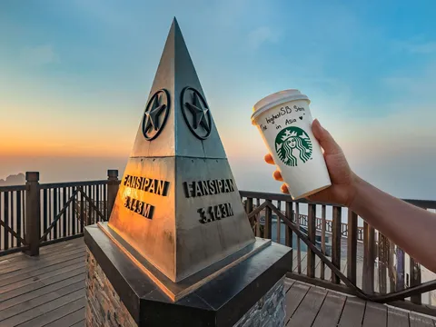 Starbucks khai trương cửa hàng trên đỉnh Fansipan - đánh dấu cửa hàng cao 3.063m