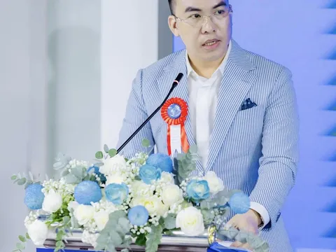 Doanh nhân Trần Việt Tân và bước chuyển của quảng cáo ngoài trời