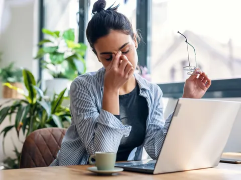 Sự kiệt sức của dân công sở đang trở thành “insight” của thương hiệu